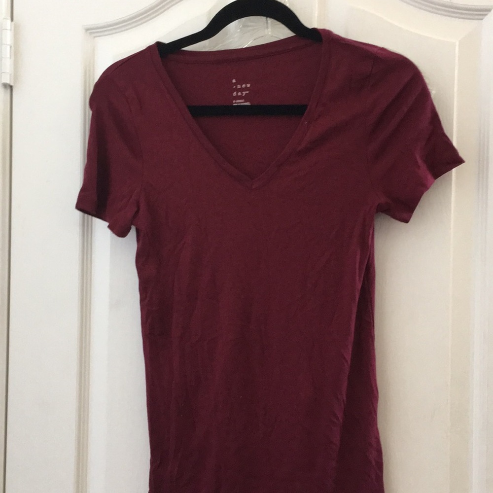 FINAL MARKDOWN Ladies a new day tee extra small